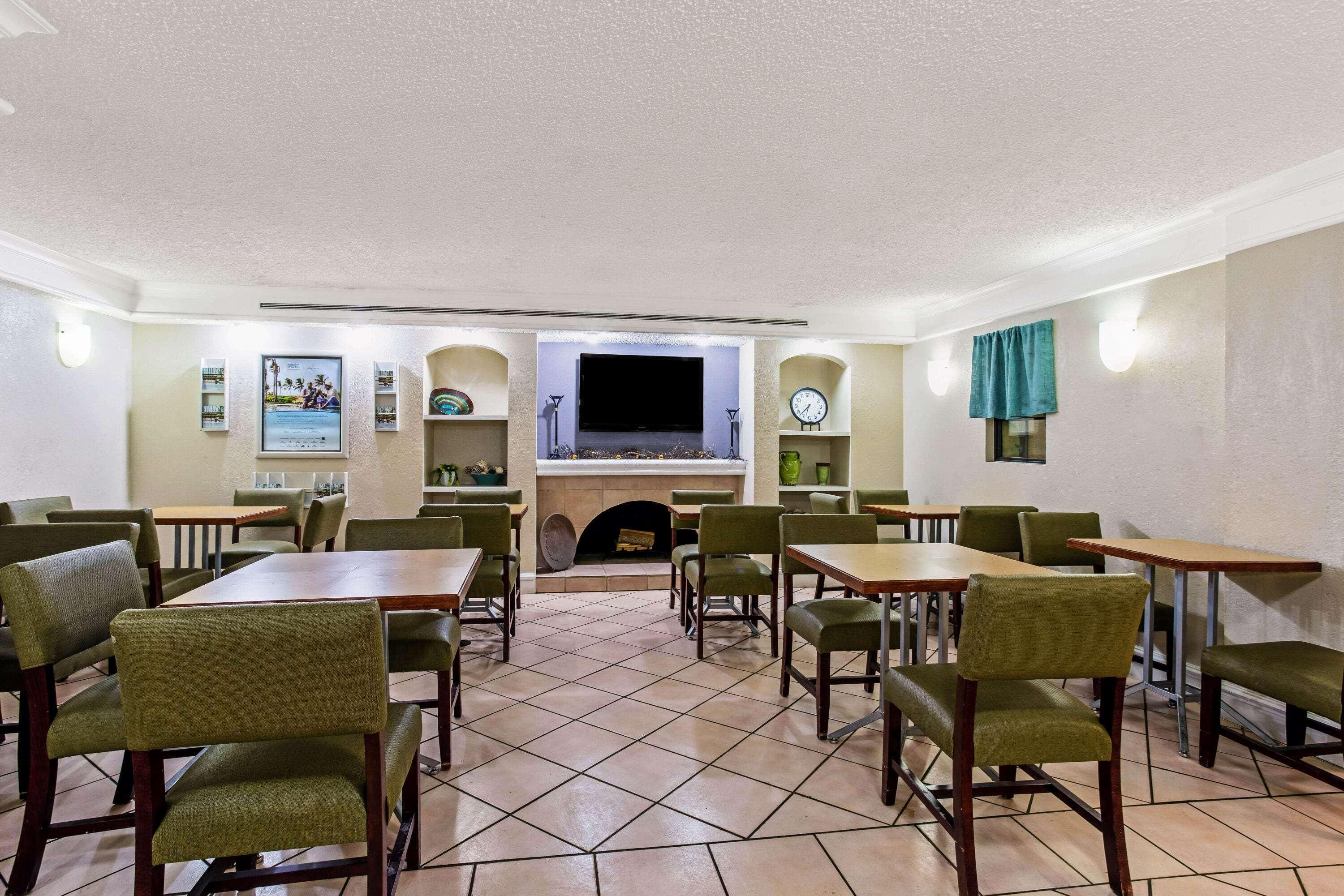 La Quinta Inn By Wyndham Denver Northglenn Exterior photo
