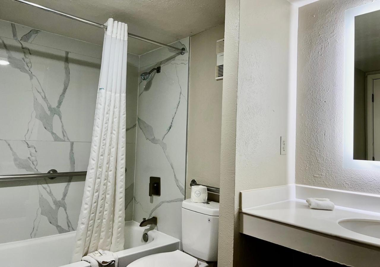 La Quinta Inn By Wyndham Denver Northglenn Exterior photo